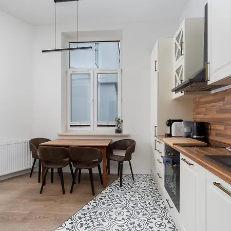 Starowislna Harmony By Bookinghost * Cracovie