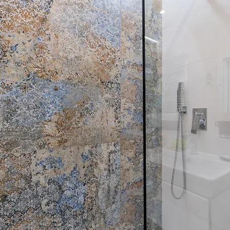 Starowislna Harmony By Bookinghost